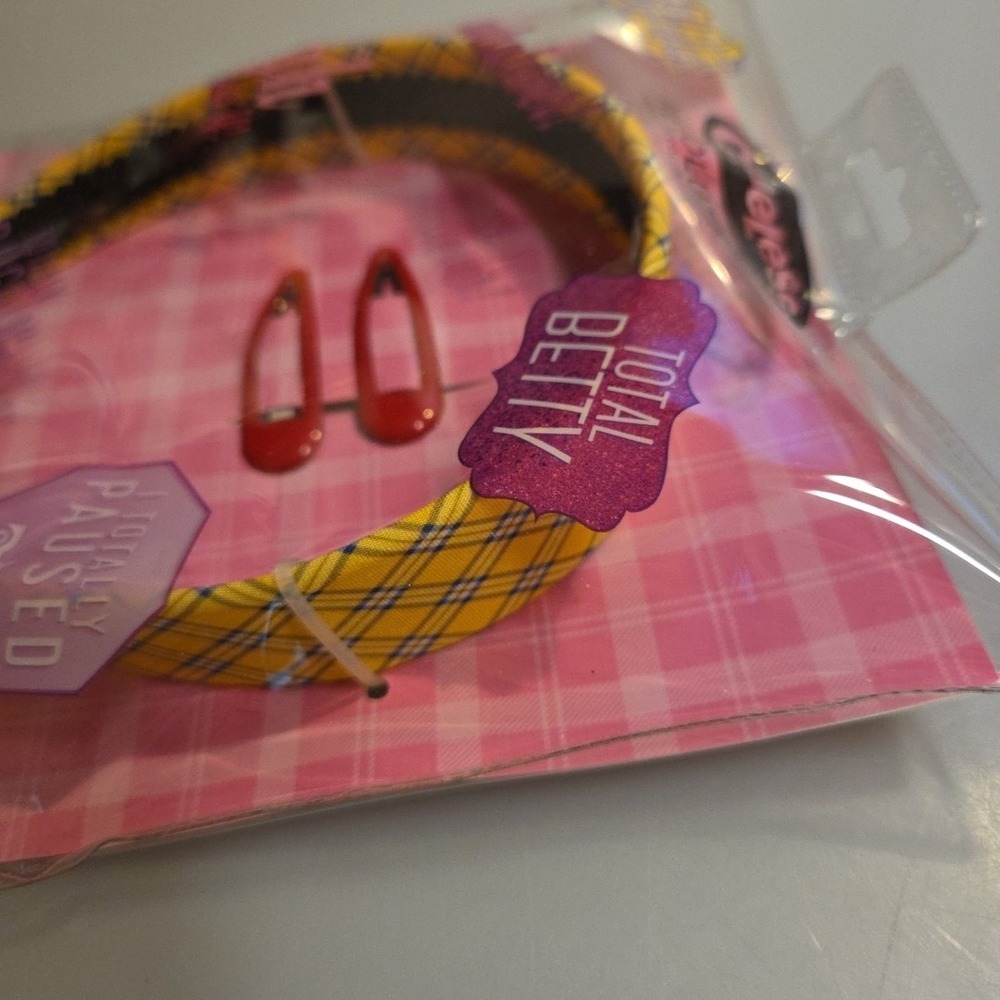 3 Piece Clueless Headband & Clips Hair Set Revolution Makeup 90s Cher Hair Set - Picture 4 of 4